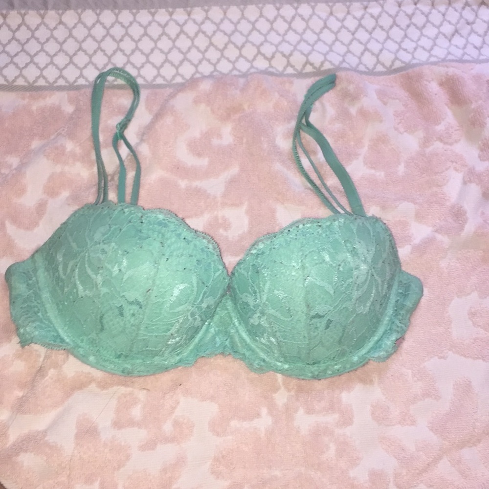 Victoria’s Secret/Pink Push up bra